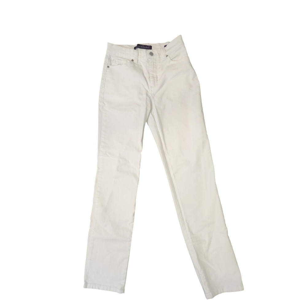 Women’s White Straight-Leg Jeans